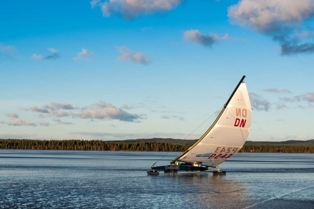 89544181 2823376357716920 2150859170172108800 O